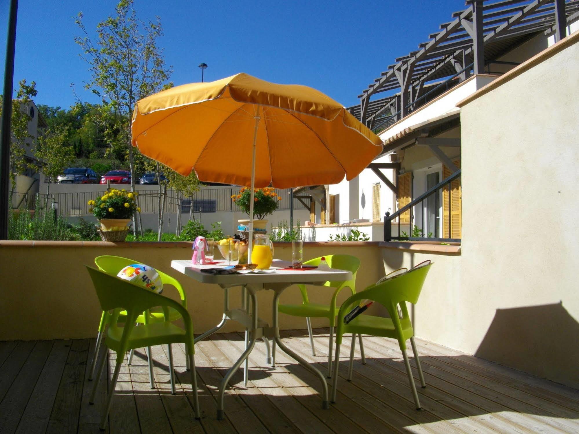 Garden & City Mont-Ventoux Malaucene Aparthotel Exteriör bild