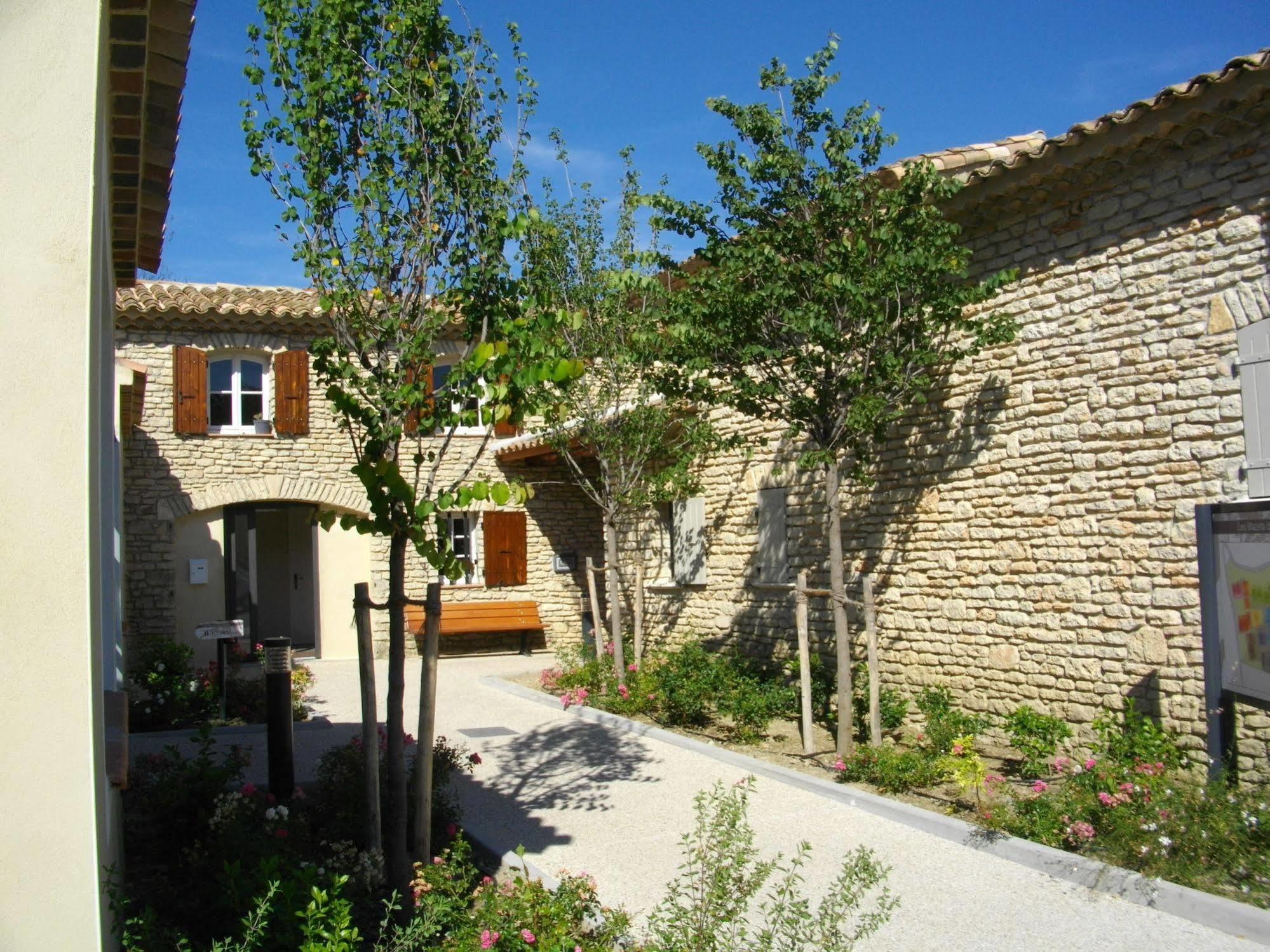 Garden & City Mont-Ventoux Malaucene Aparthotel Exteriör bild