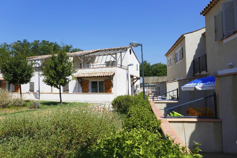 Garden & City Mont-Ventoux Malaucene Aparthotel Exteriör bild